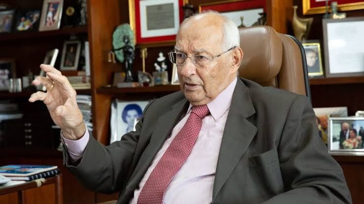 OPINIÃO DE IVES GANDRA - "O POVO COME PÃO, NÃO IDEOLOGIA": A Lição de Mário Soares, ex-presidente de Portugal
